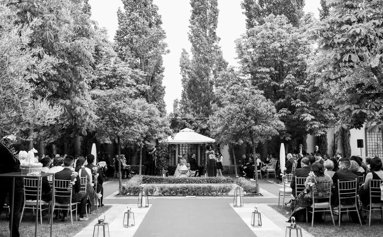 Detalles de una ceremonia civil en La Quinta de jarama